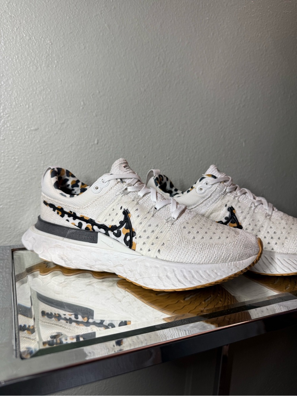 Nike React Infinity Run Flyknit 3 Women’s 7.5 White Leopard Print Shoes - Picture 3 of 7
